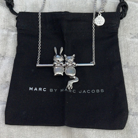 NWT Marc by Marc Jacobs silver necklace rabbit 15” long beautiful for a gift - Picture 3 of 8
